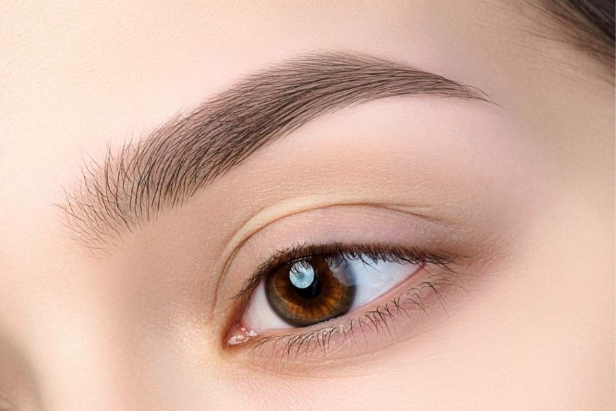 Nam giới rất phù hợp làm phẩy sợi mày nhờ khả năng tạo hiệu ứng tự nhiên, không lo bị lộ