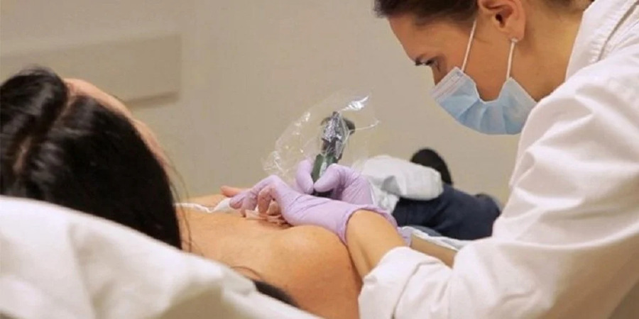 Phun hồng nhũ hoa đều có những ưu và nhược điểm riêng