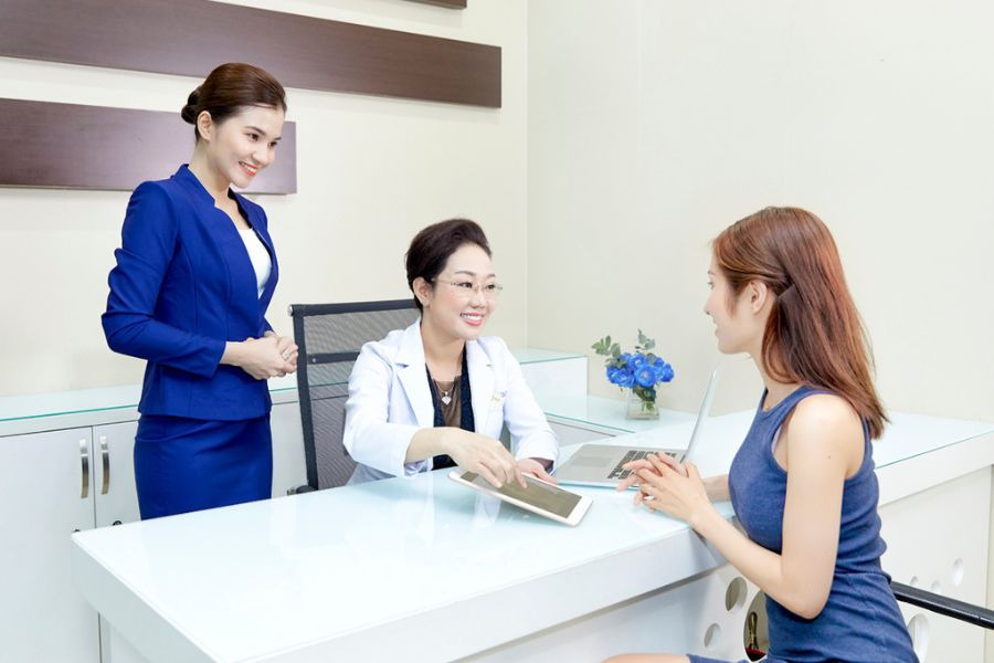 Kiểm tra môi và tư vấn