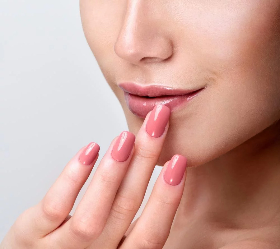 Phun môi pha lê được biết đến là xu hướng làm đẹp khởi nguồn từ Hàn Quốc