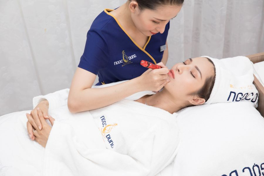 Lý do nên phun môi phủ bóng collagen tại Master Phun Xăm