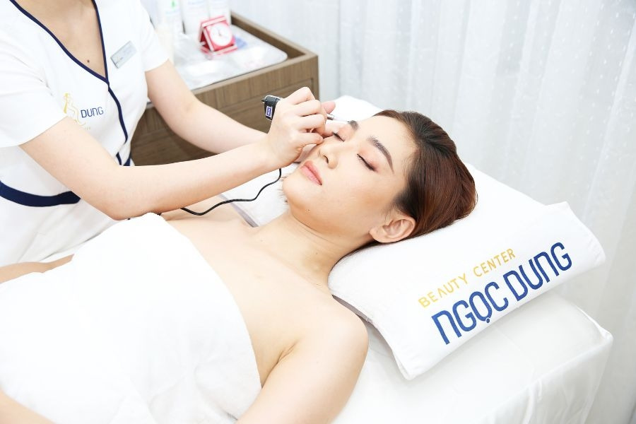 Góc nhìn kỹ thuật viên chuẩn quyết định dáng mày cân đối